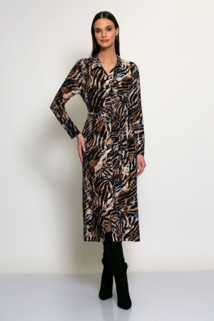 Lange doorknoop jurk met print