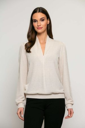 T-shirt op boordje met V-hals