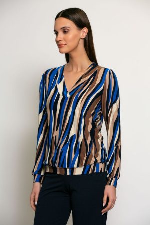 T-shirt met mooie V-hals op boordje