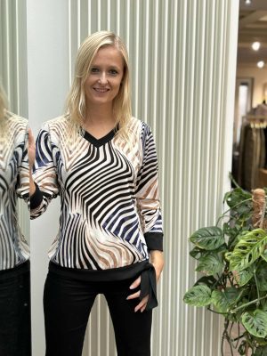 T-shirt op boordje met mooie V-hals