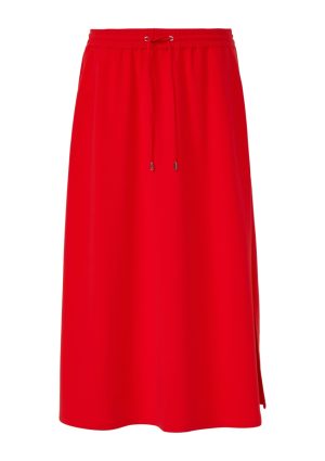 Uitgeschuinde rok op rekker