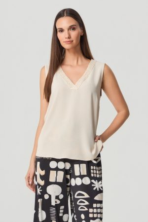 Bloesje met mooie v-hals