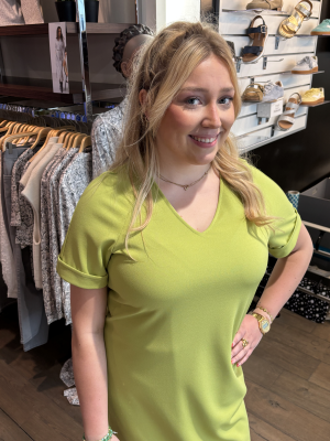 Effen kleed met V-hals