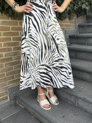 Lange uitgeschuinde rok met print