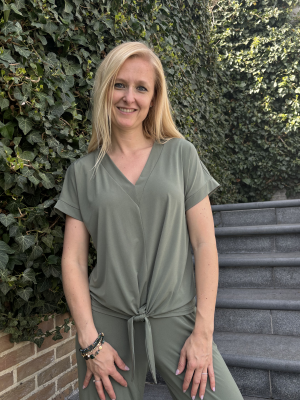 T-shirt met knoopje onderaan