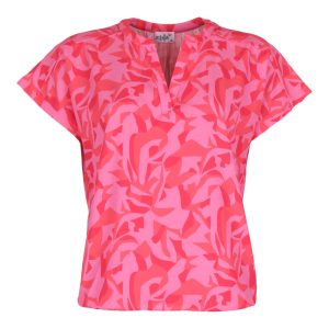 T-shirt op rekkertje met print