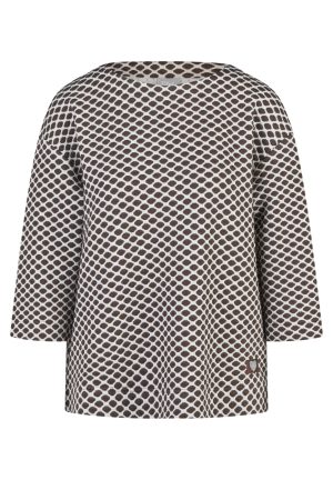 Pull met reliëf