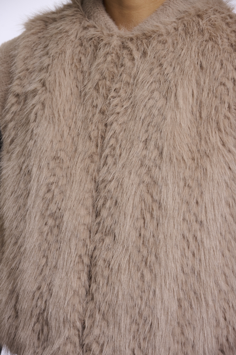 Rino & Pelle - Alvita - Faux fur vestje zonder mouwen