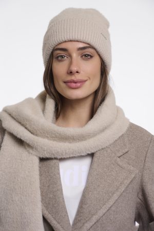 Loes - Pluche muts met flies in vanbinnen